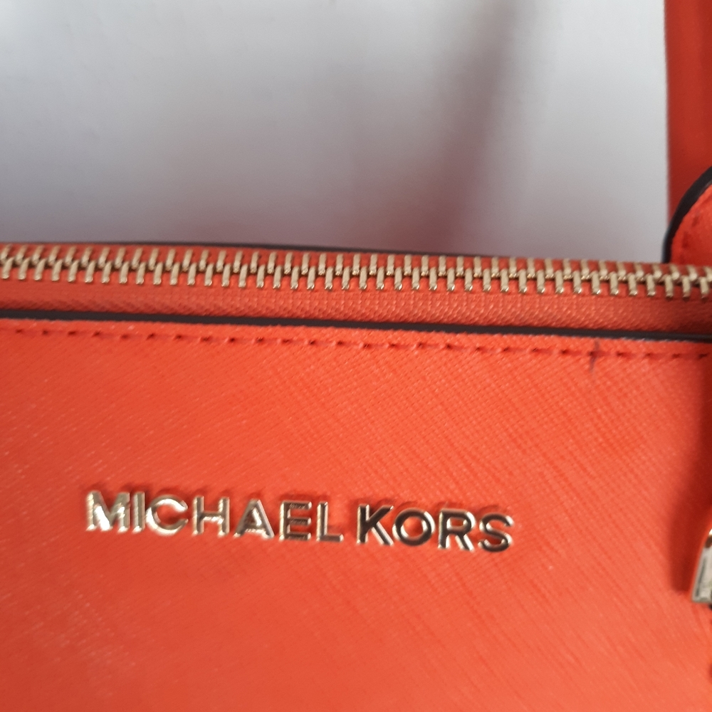 Authentic Michael Kors Handbag - Picture 2 of 10